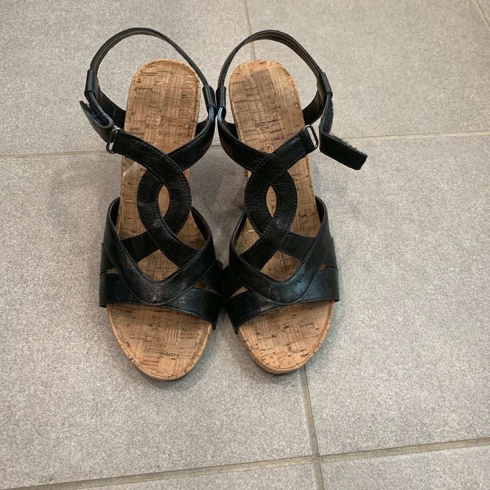 Aerosoles black strappy wedges
